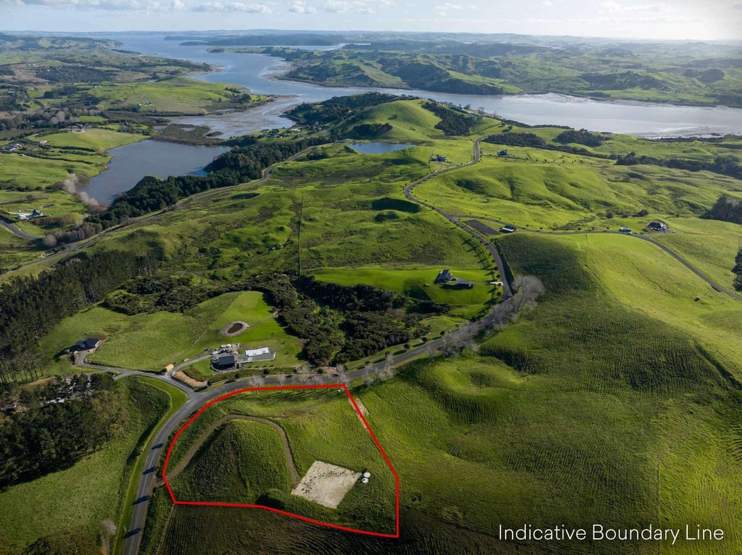 10 Hinamoki Drive, Kaiwaka - Carousel 1