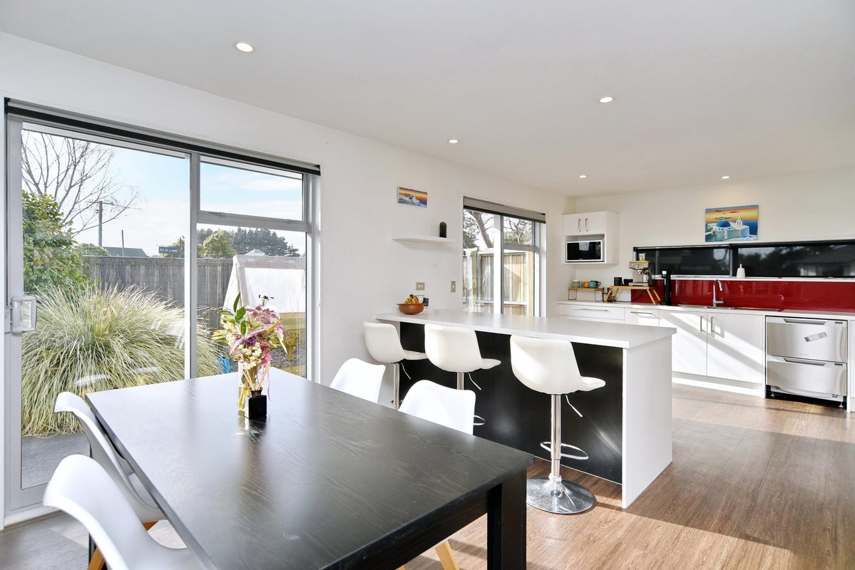 1 Rue de la Mare, Parklands, Christchurch - Carousel 2
