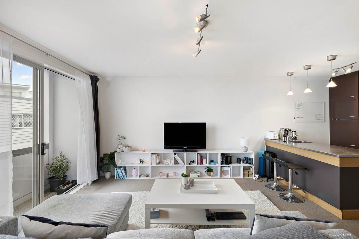 11/3 Wagener Place, Mount Albert, Auckland - Carousel 2