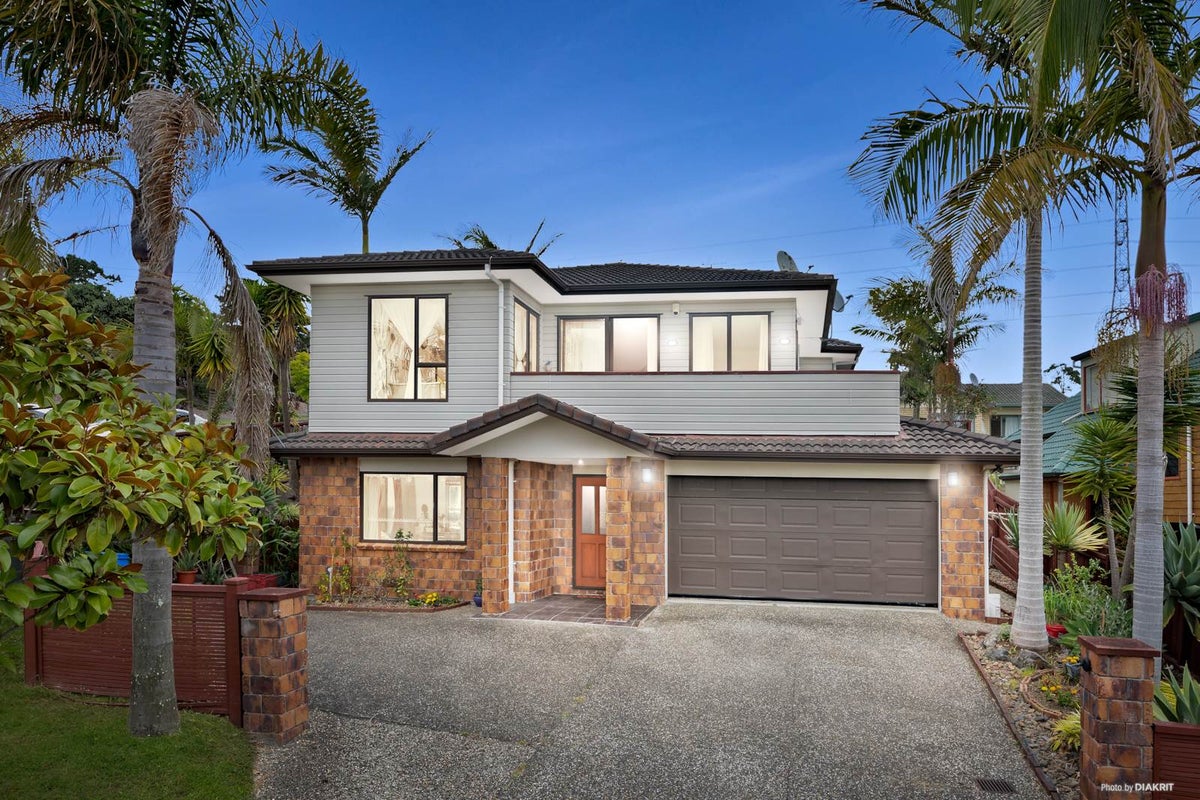 4 Arrowsmith Drive, Clover Park, Auckland - Carousel 1