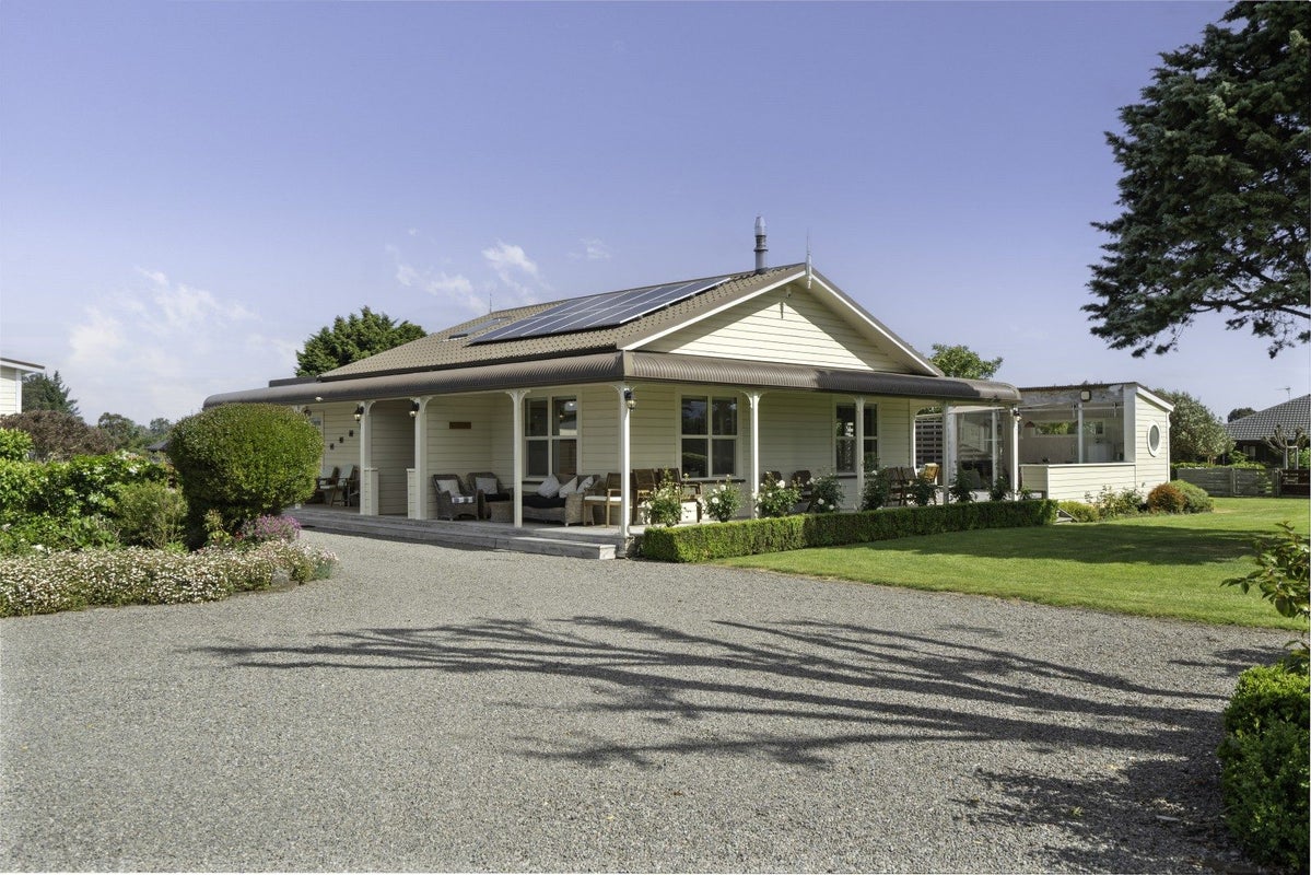 83 Lincoln Road, Carterton, Carterton - Carousel 1