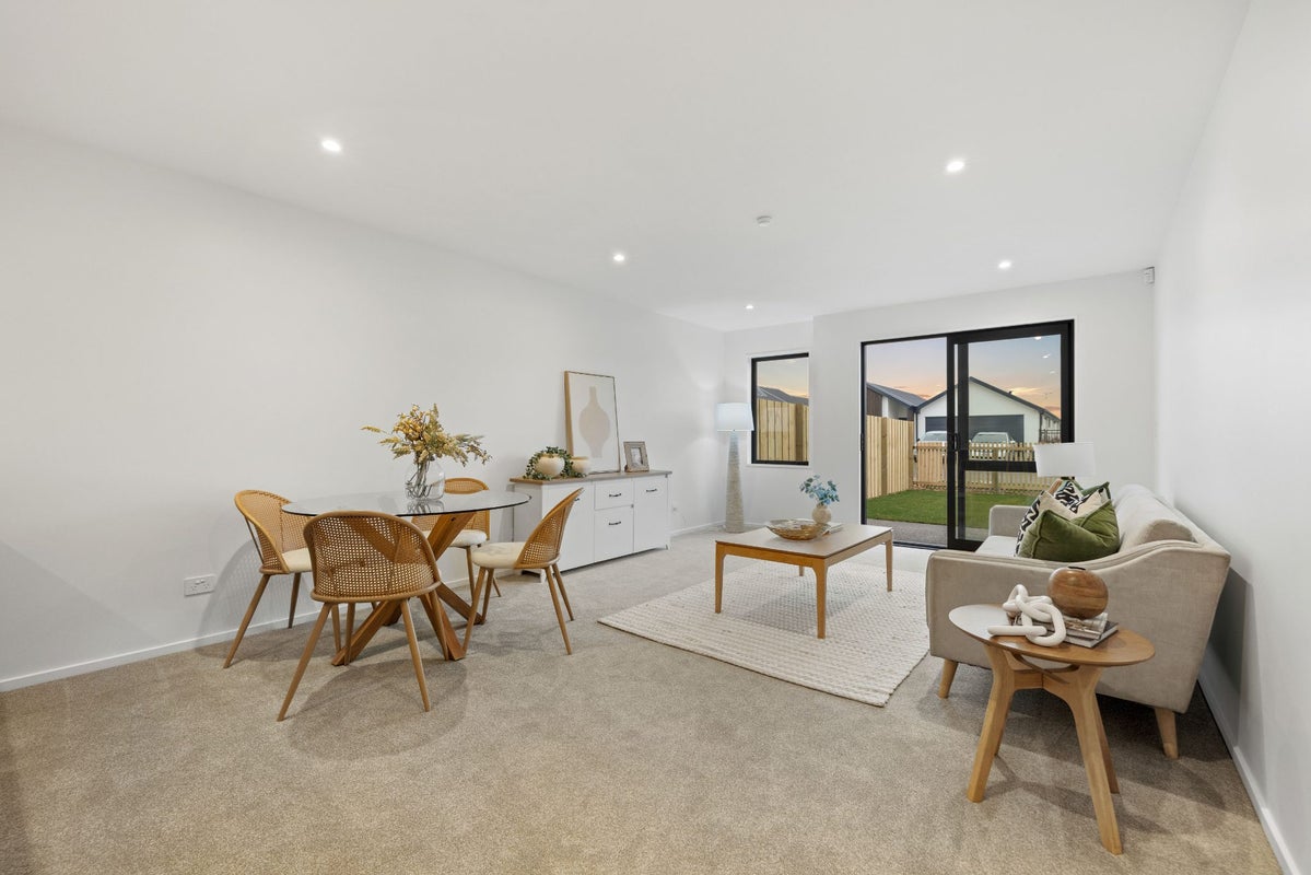 6 Akoranga Place, Hornby, Christchurch - Carousel 2