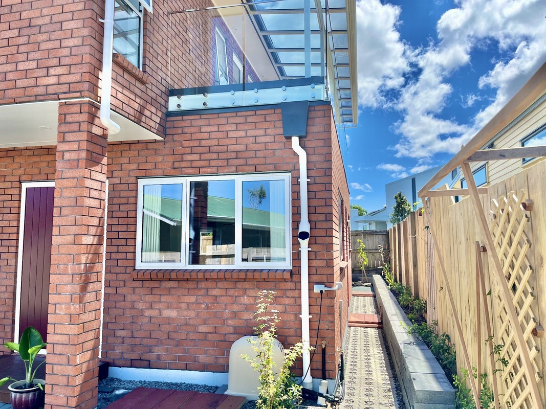 7B Hanson Place, West Harbour, Auckland - Carousel 2