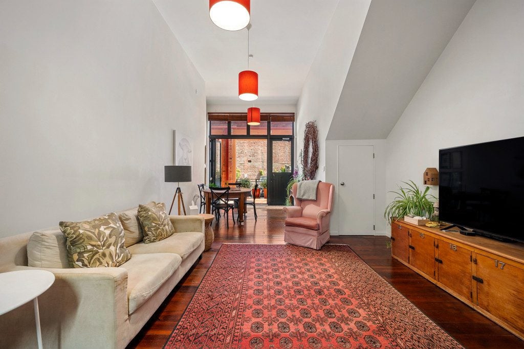7/14 Alpha Street, Te Aro, Wellington - Carousel 1