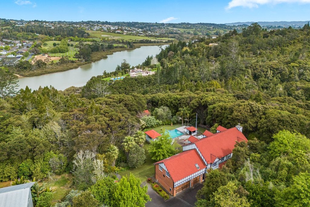 233 Paremoremo Road, Lucas Heights, Auckland - Carousel 2