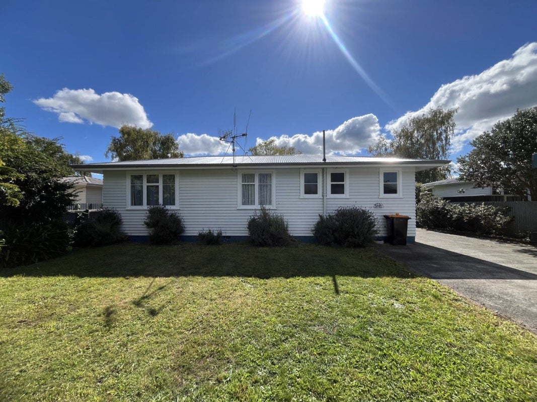 20 Benmore Avenue, Cloverlea, Palmerston North - Carousel 11