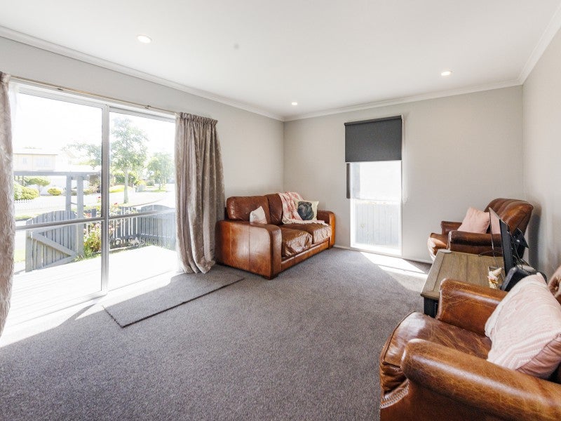 17A Apollo Parade, Milson, Palmerston North - Carousel 1