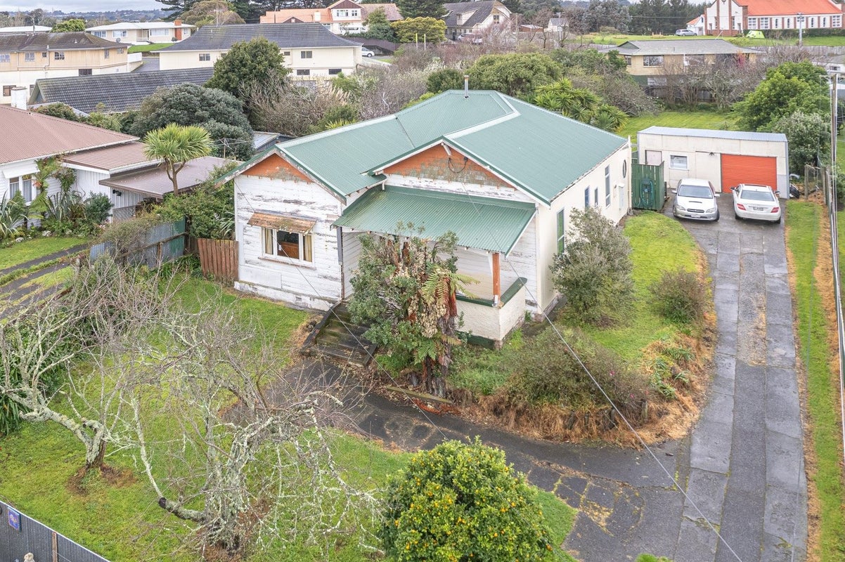 10 Puriri Street, Gonville, Whanganui - Carousel 23