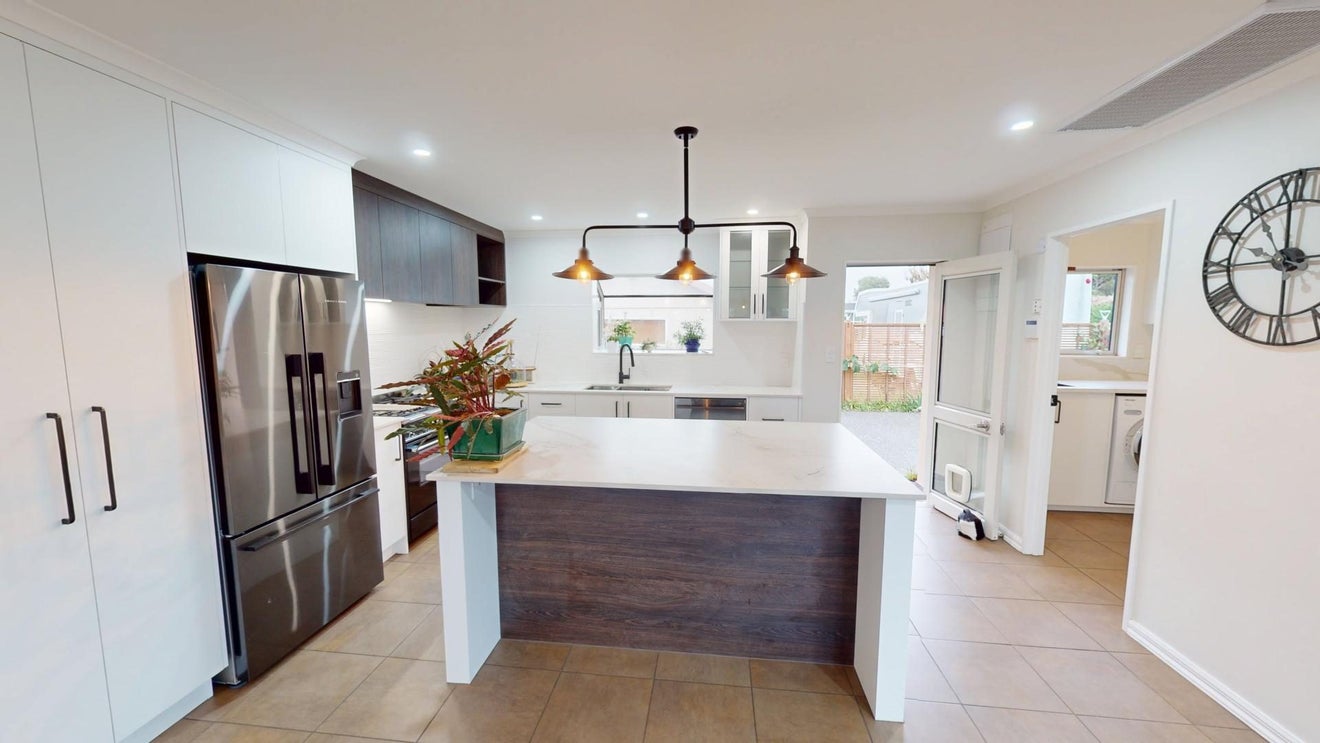 3 Norna Grove, Waikawa Beach, Levin - Carousel 2