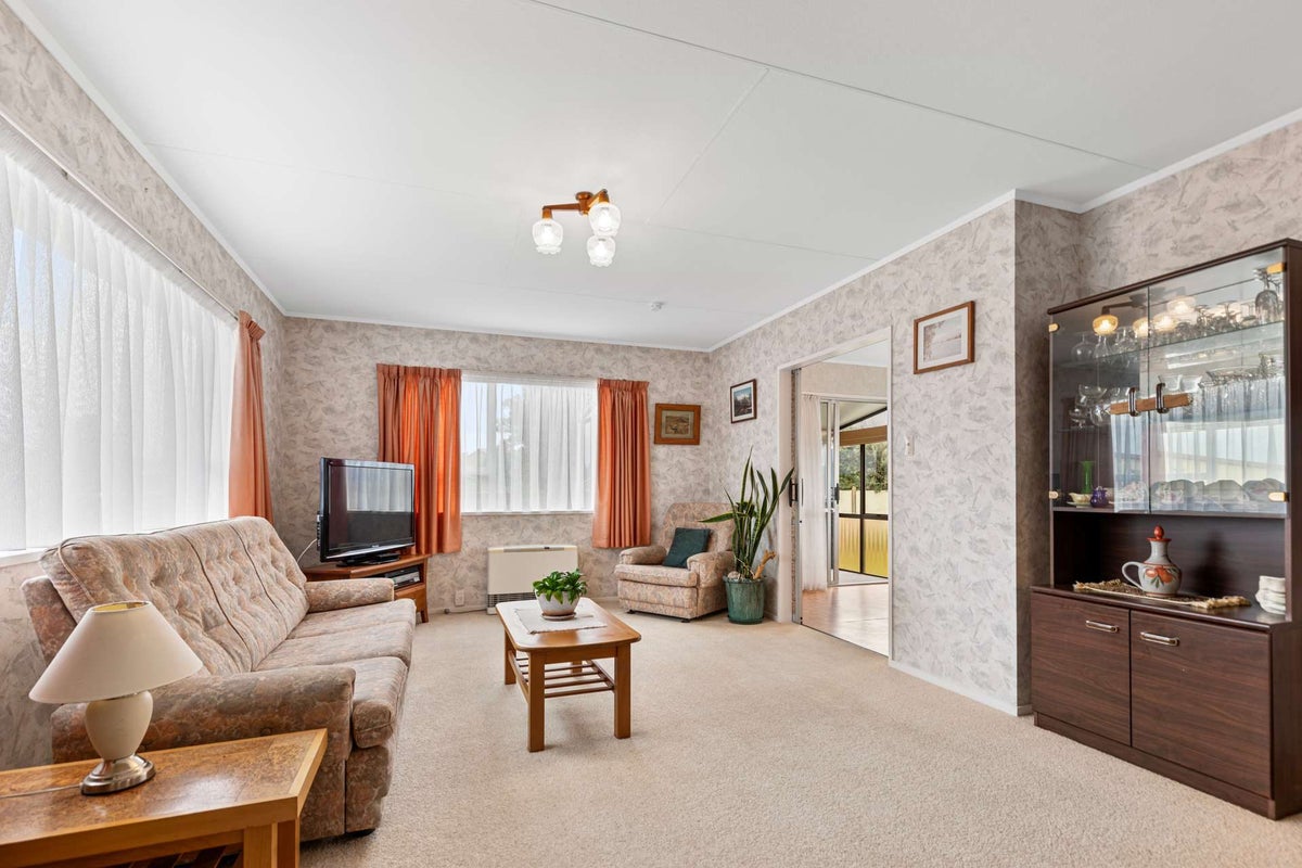 4 Saunders Place, Gonville, Whanganui - Carousel 2