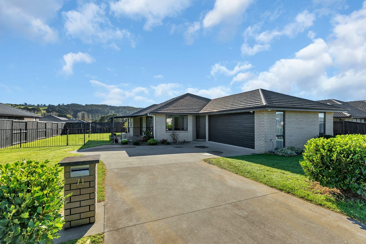 71 Bush Haven Drive, Kamo, Whangarei - Carousel 1