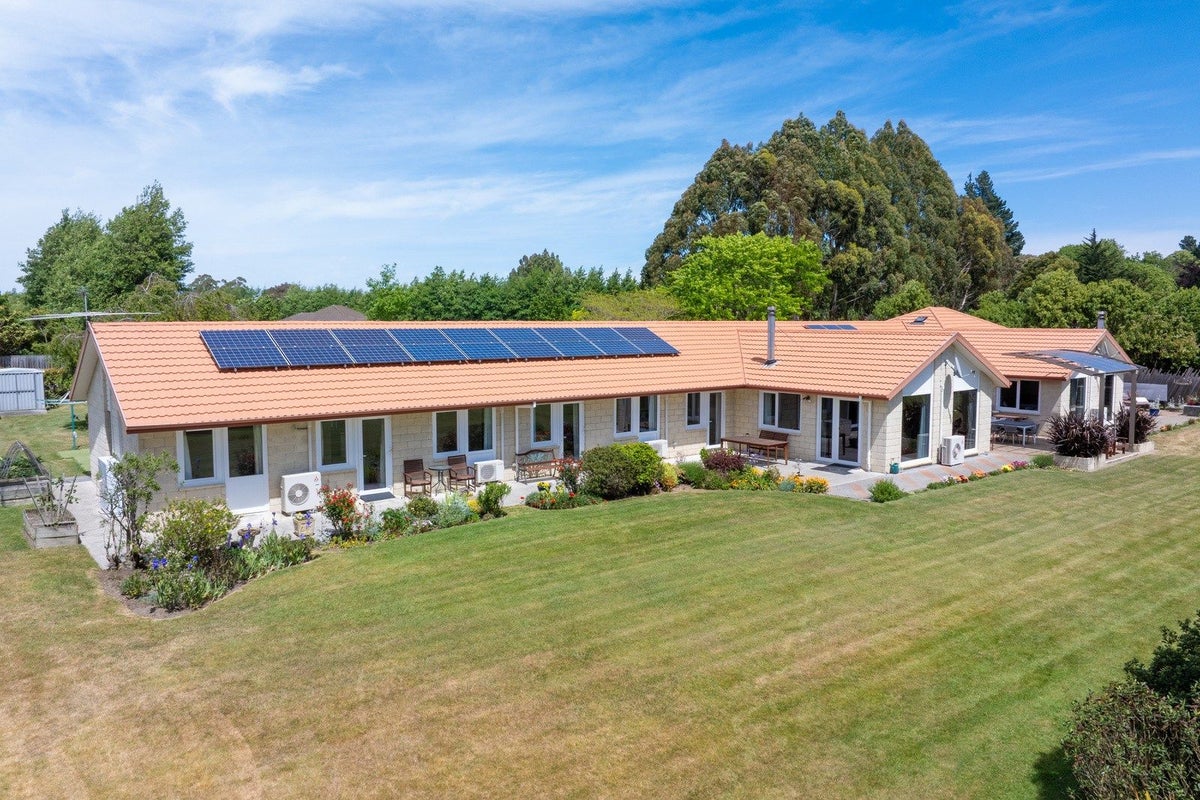 16 Macdonalds Lane, Waikuku, Rangiora - Carousel 1