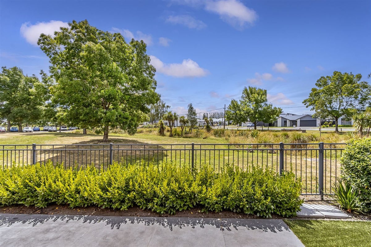 11A Blarney Place, Casebrook, Christchurch - Carousel 1