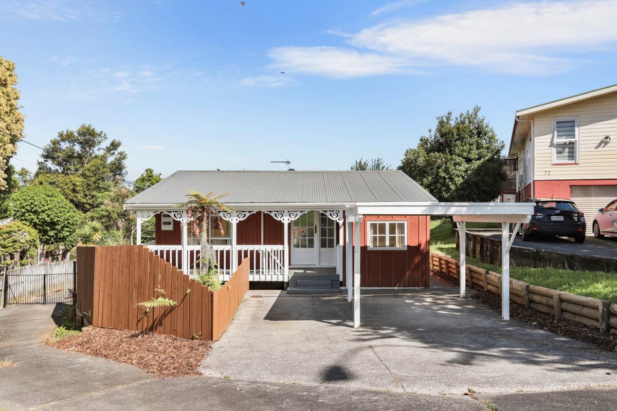 1/70 Mcleod Road, Te Atatu South, Auckland - Carousel 1