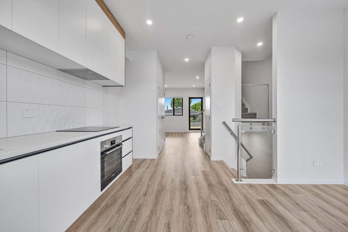 9/345 Pakuranga Road, Pakuranga Heights, Auckland - Carousel 2