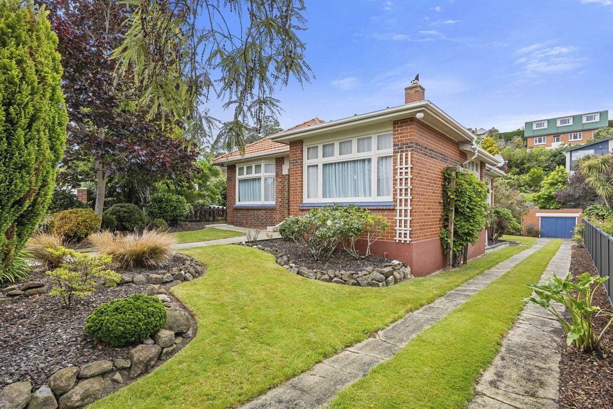 52 Bayfield Road, Andersons Bay, Dunedin - Carousel 1