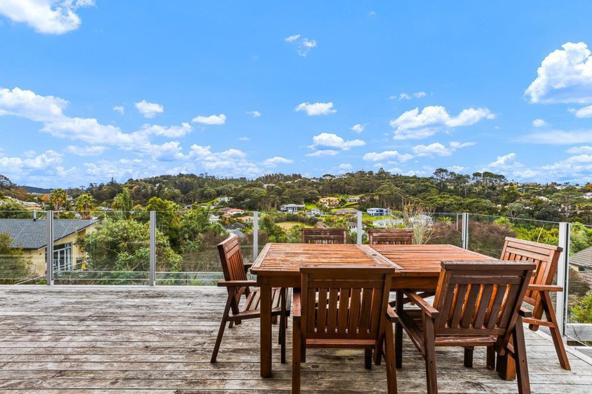 26 Hawaiian Parade, Arkles Bay, Whangaparaoa - Carousel 2
