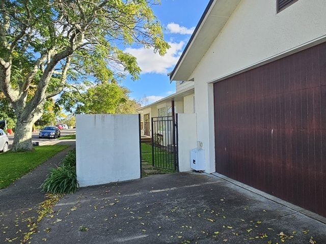 39 Ihaka Street, Hokowhitu, Palmerston North - Carousel 2
