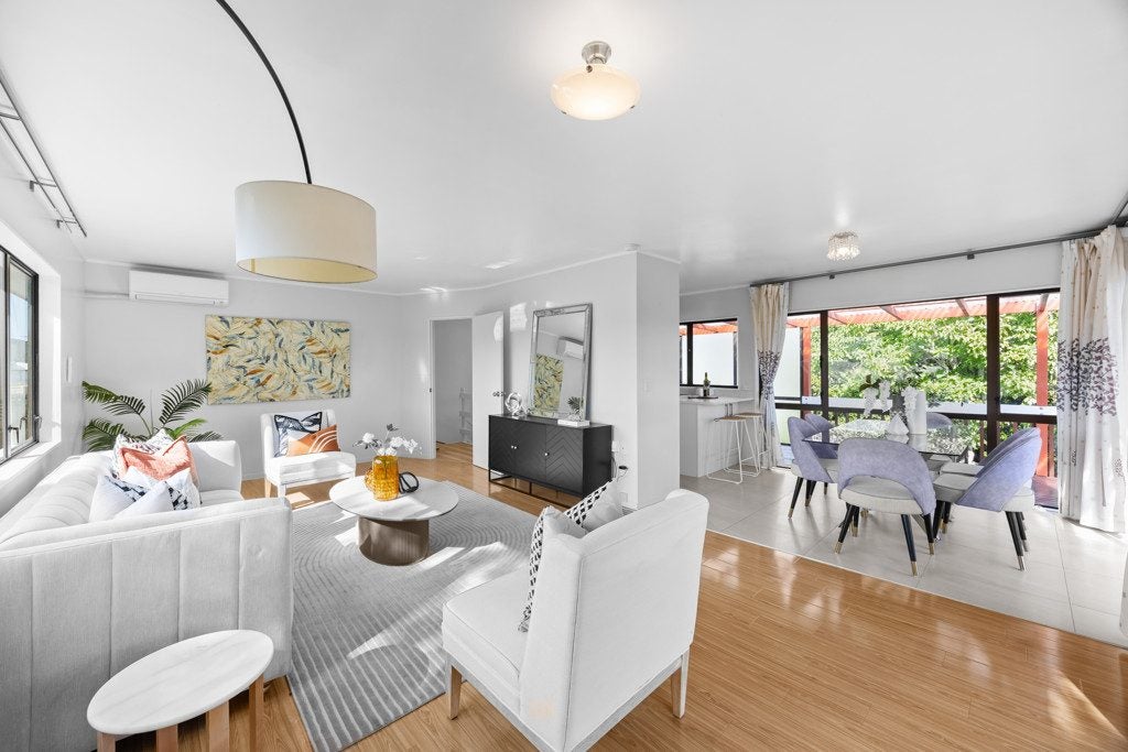 2/127 MOORE ST, Howick, Auckland - Carousel 1