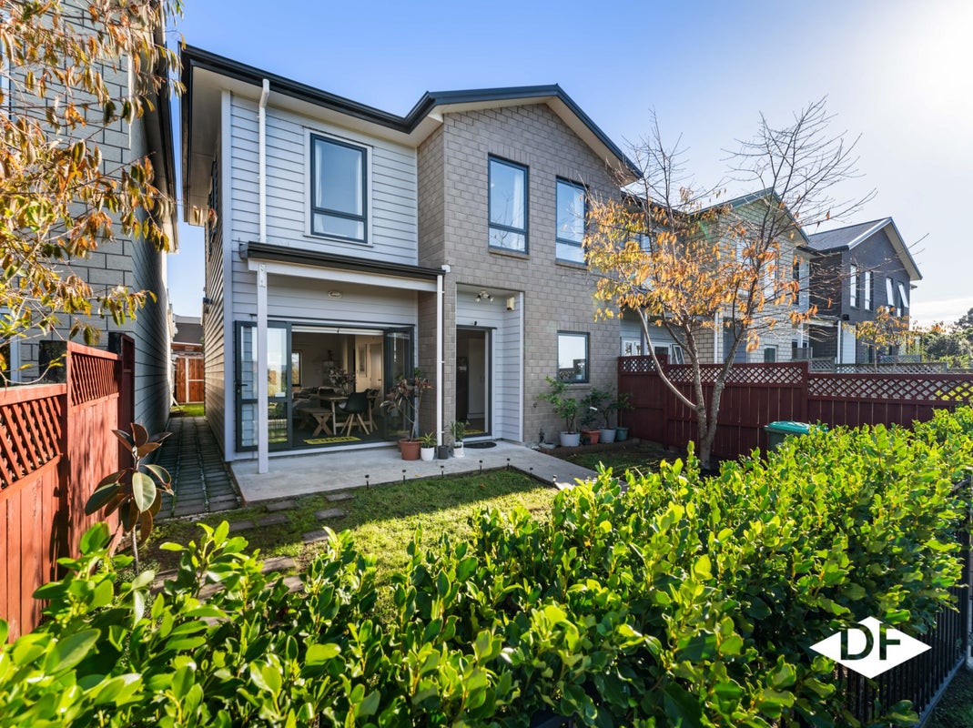 28 Kuurae Crescent, Weymouth, Auckland - Carousel 1