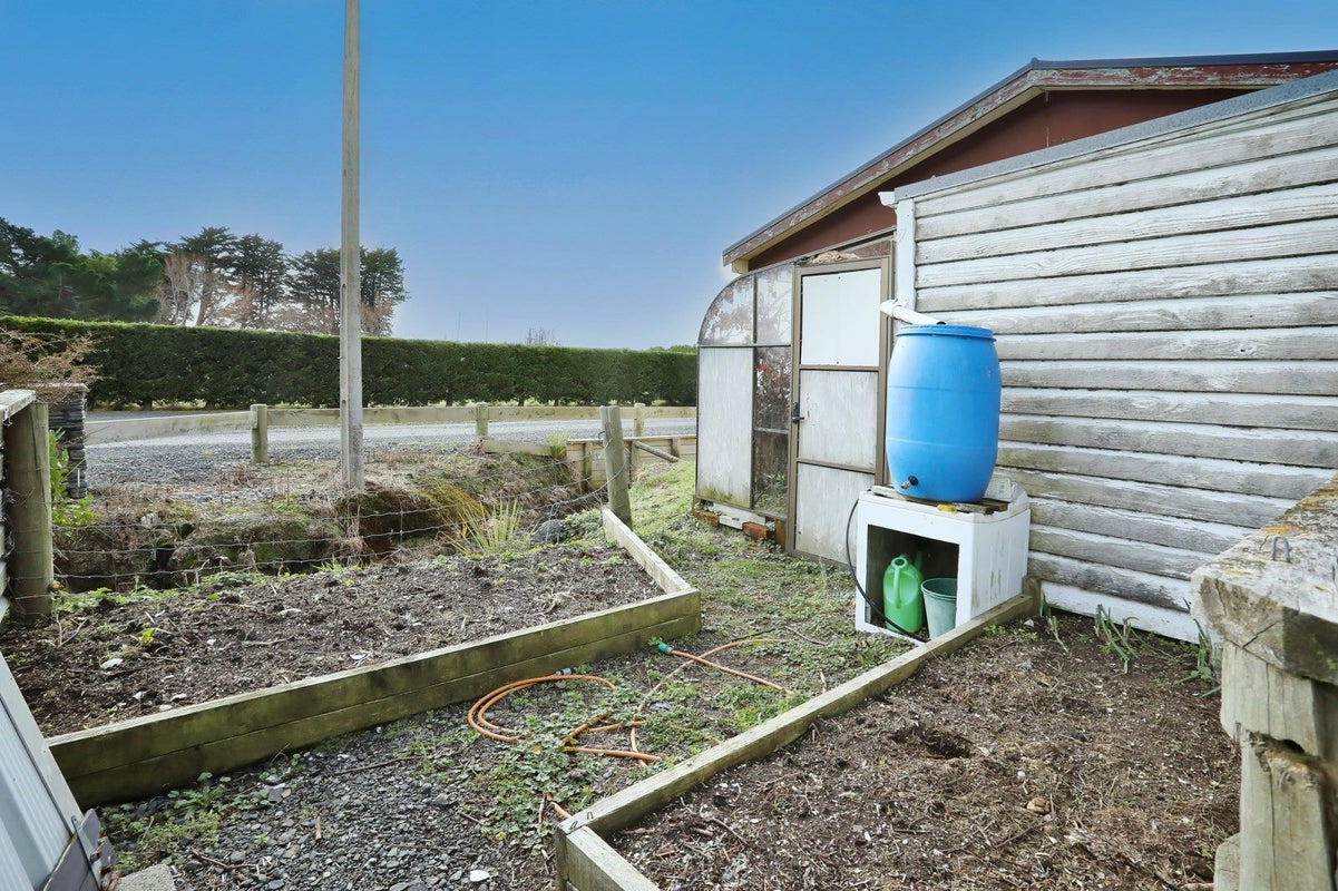 106 Black Road, Otatara - Carousel 33