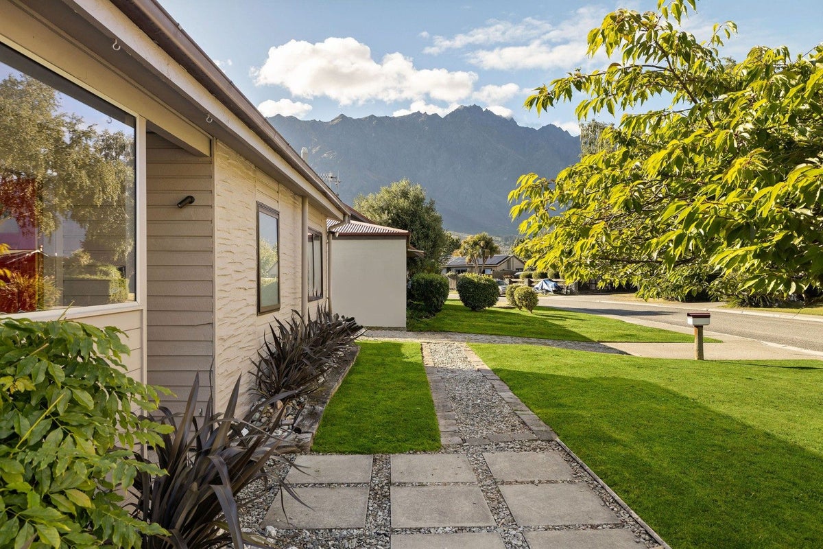 8 Kawarau Place, Frankton, Queenstown - Carousel 2