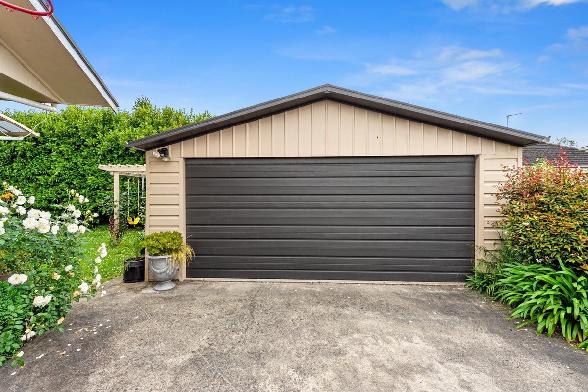 12A Bains Avenue, Hamilton East, Hamilton - Carousel 19