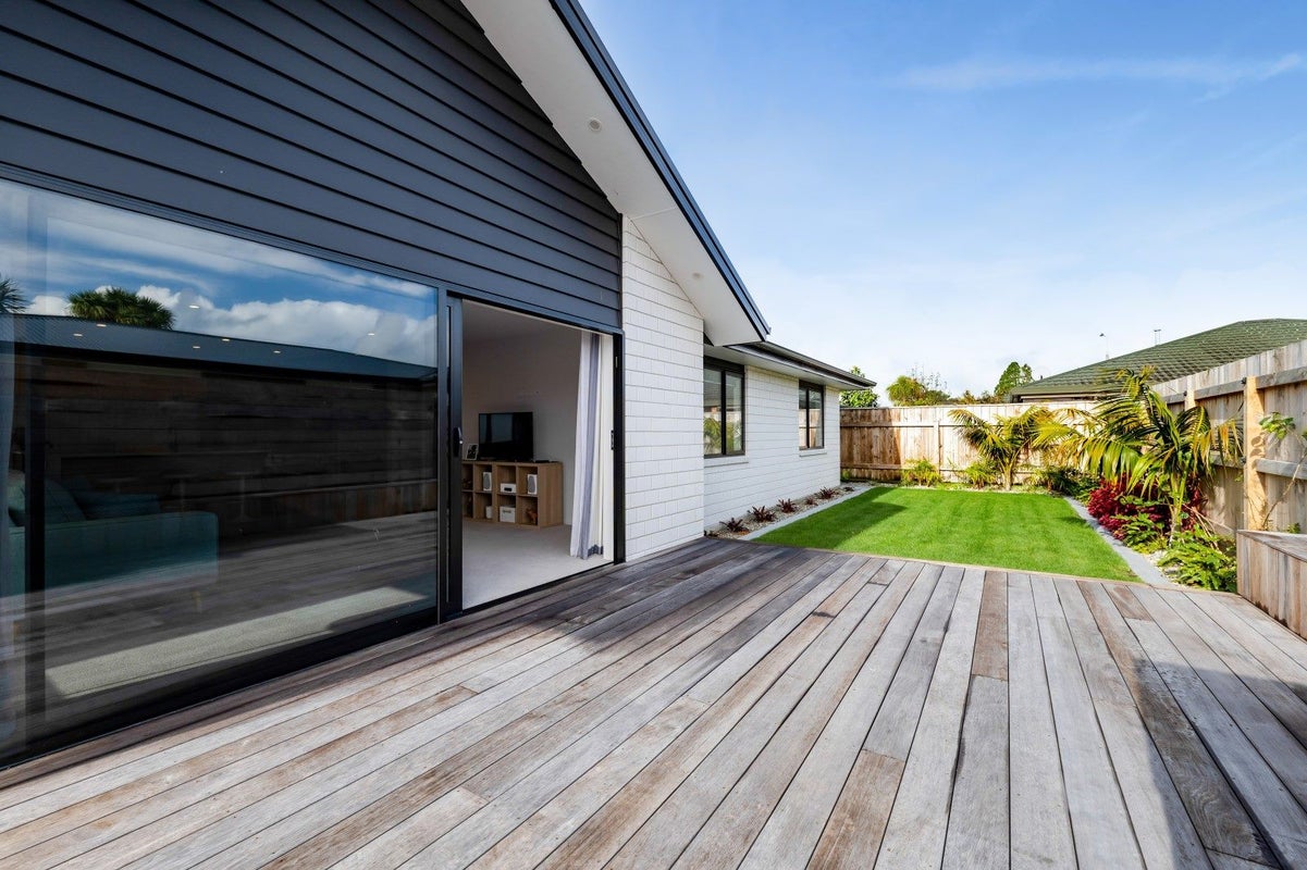 20A Turakina Street, Merrilands, New Plymouth - Carousel 2