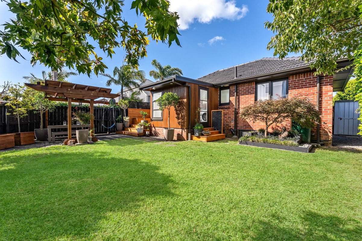 396 Te Atatu Road, Te Atatu Peninsula, Auckland - Carousel 2