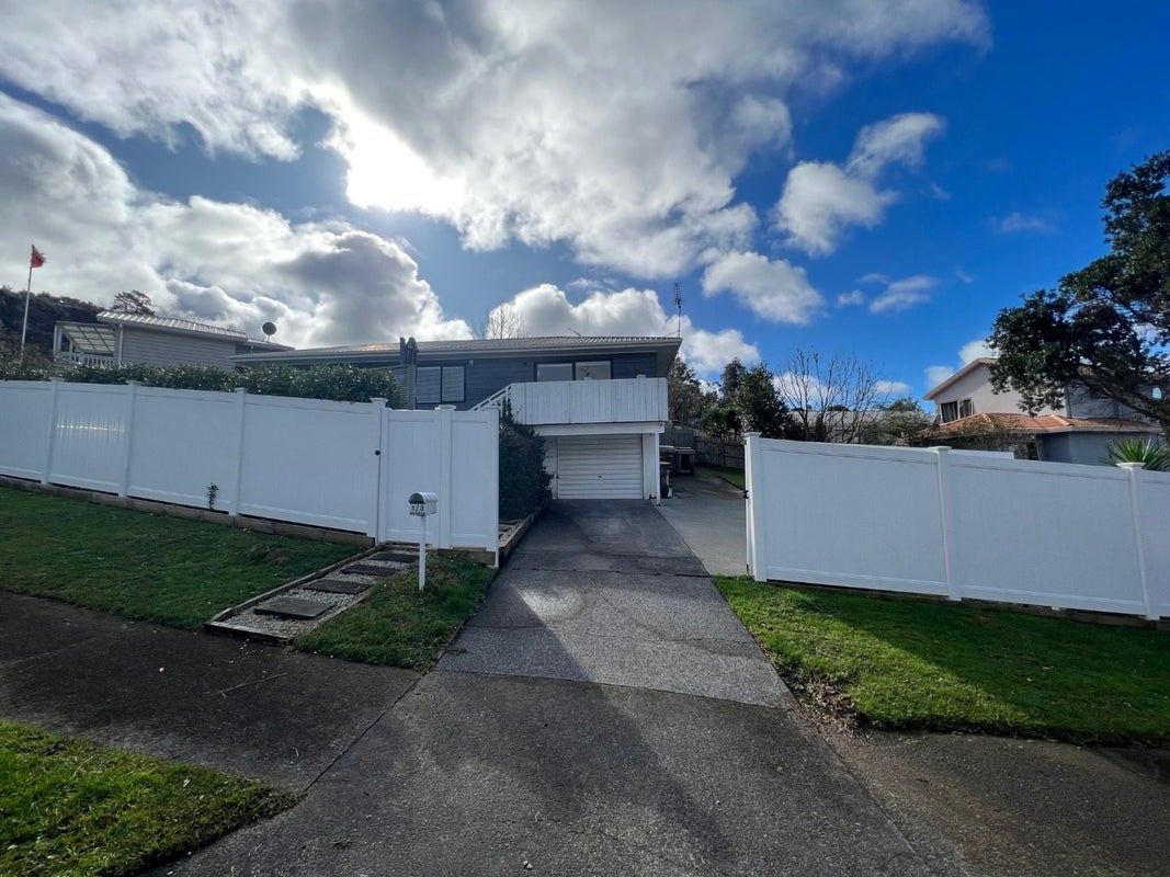 1/3 Fernlea Rise, Bayview, Auckland - Carousel 2
