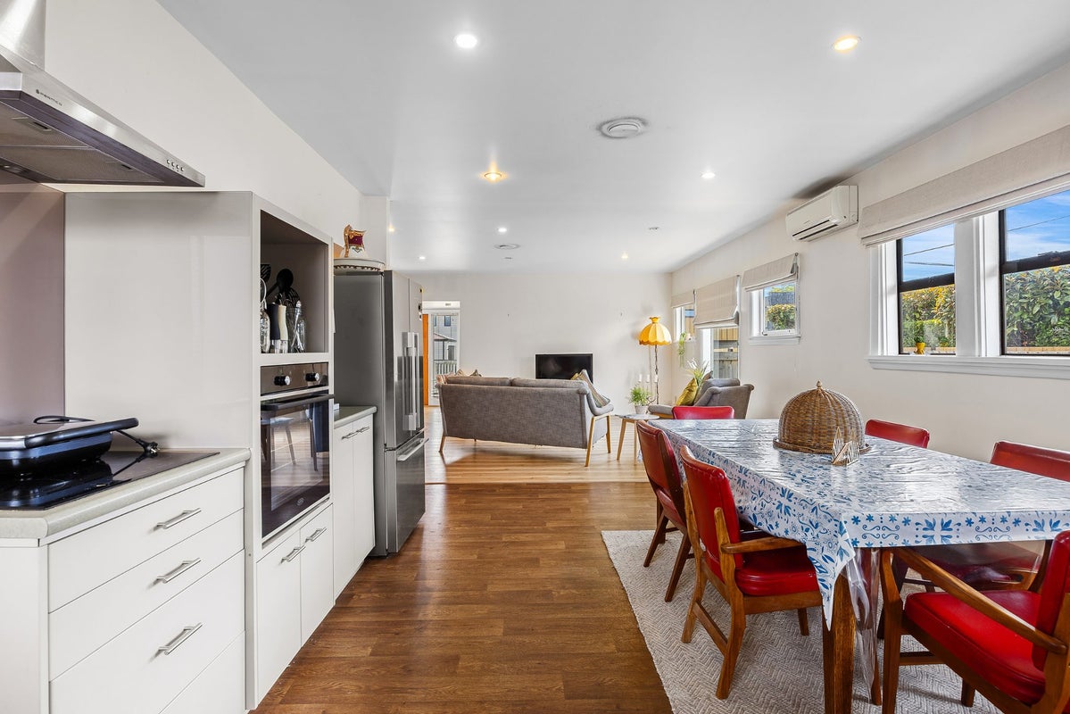 10 Plynlimon Road, Fendalton, Christchurch - Carousel 2