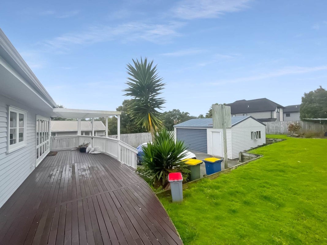 13 Westall Road, New Lynn, Auckland - Carousel 2