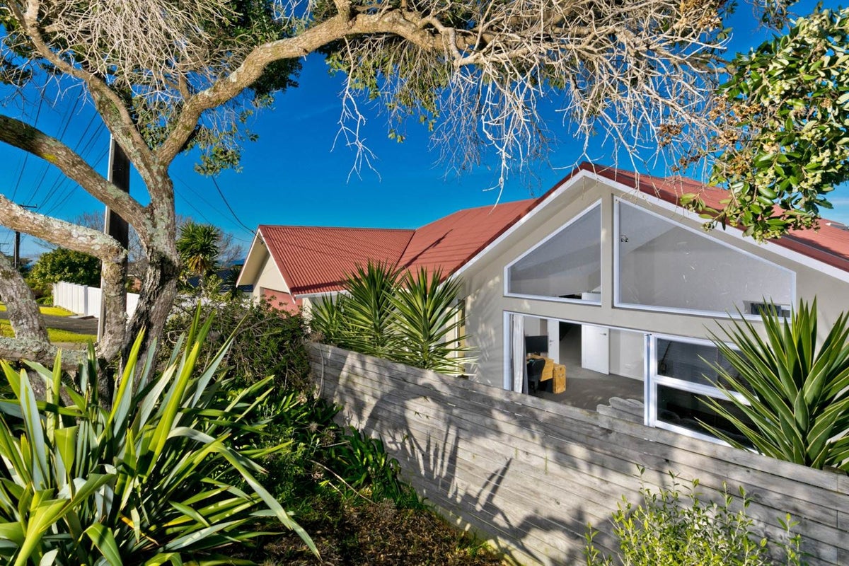 19A Masterton Road, Rothesay Bay, Auckland - Carousel 2