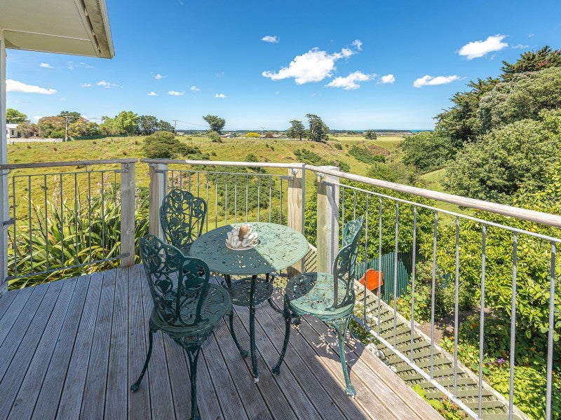 18 Toro Street, Durie Hill, Whanganui - Carousel 1