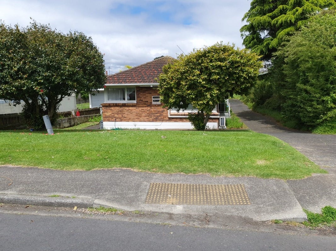 1/11 Waipuna Road, Mount Wellington, Auckland - Carousel 1