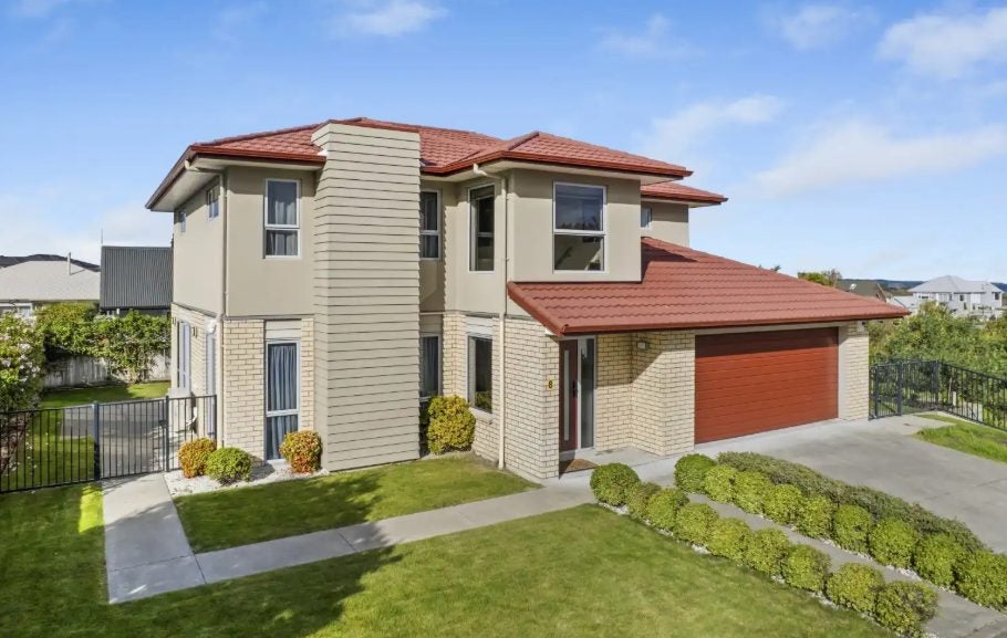 8 St Johns Heights, Otamatea, Whanganui - Carousel 1