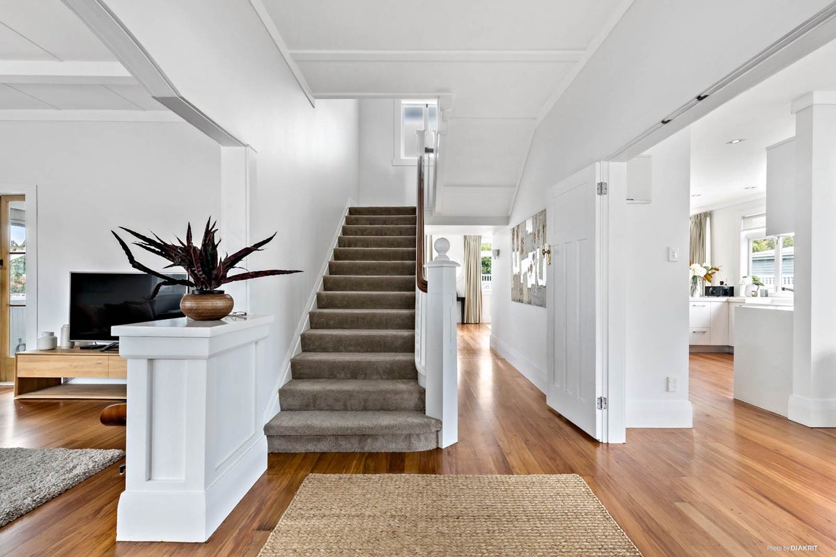 21 Empire Road, Devonport, Auckland - Carousel 2
