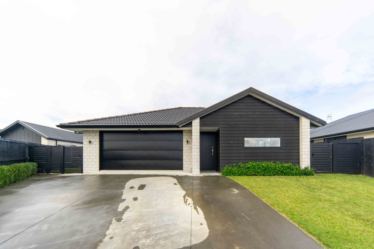 17 Rehua Drive, Ngaruawahia - Carousel 1