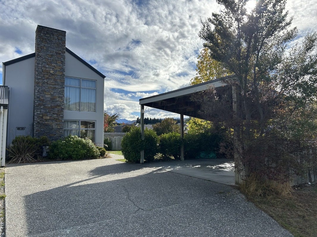 2 Onslow Road, Lake Hayes, Queenstown - Carousel 1
