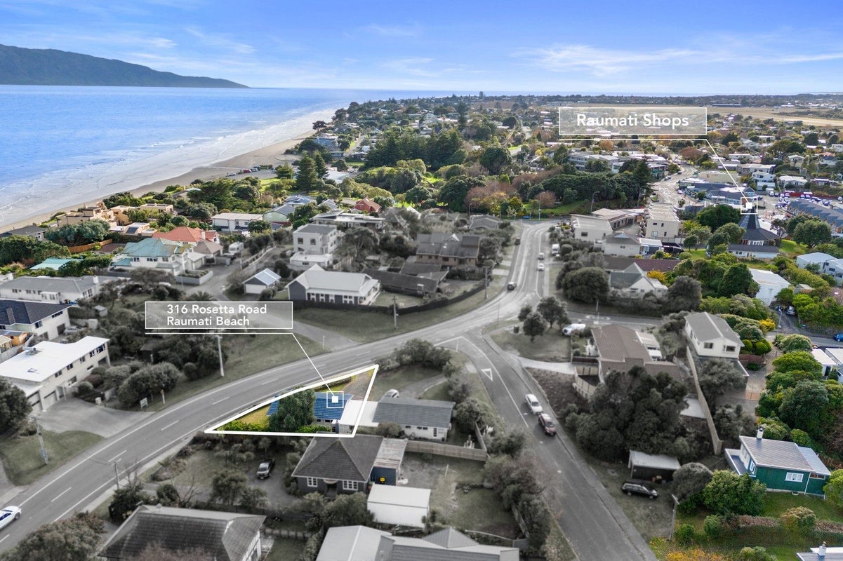 304 Rosetta Road, RAUMATI BEACH, PARAPARAUMU - Carousel 2