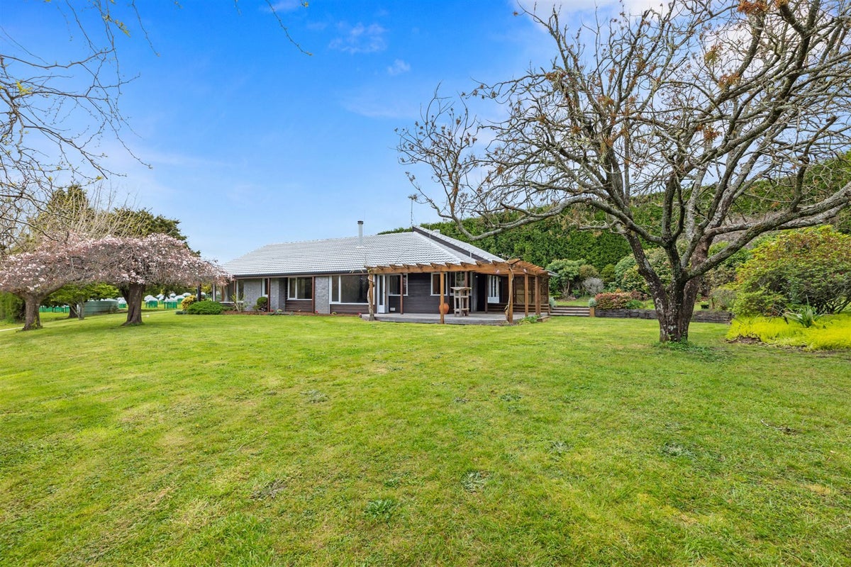 68 Oak Drive, Rangiuru, Te Puke - Carousel 1