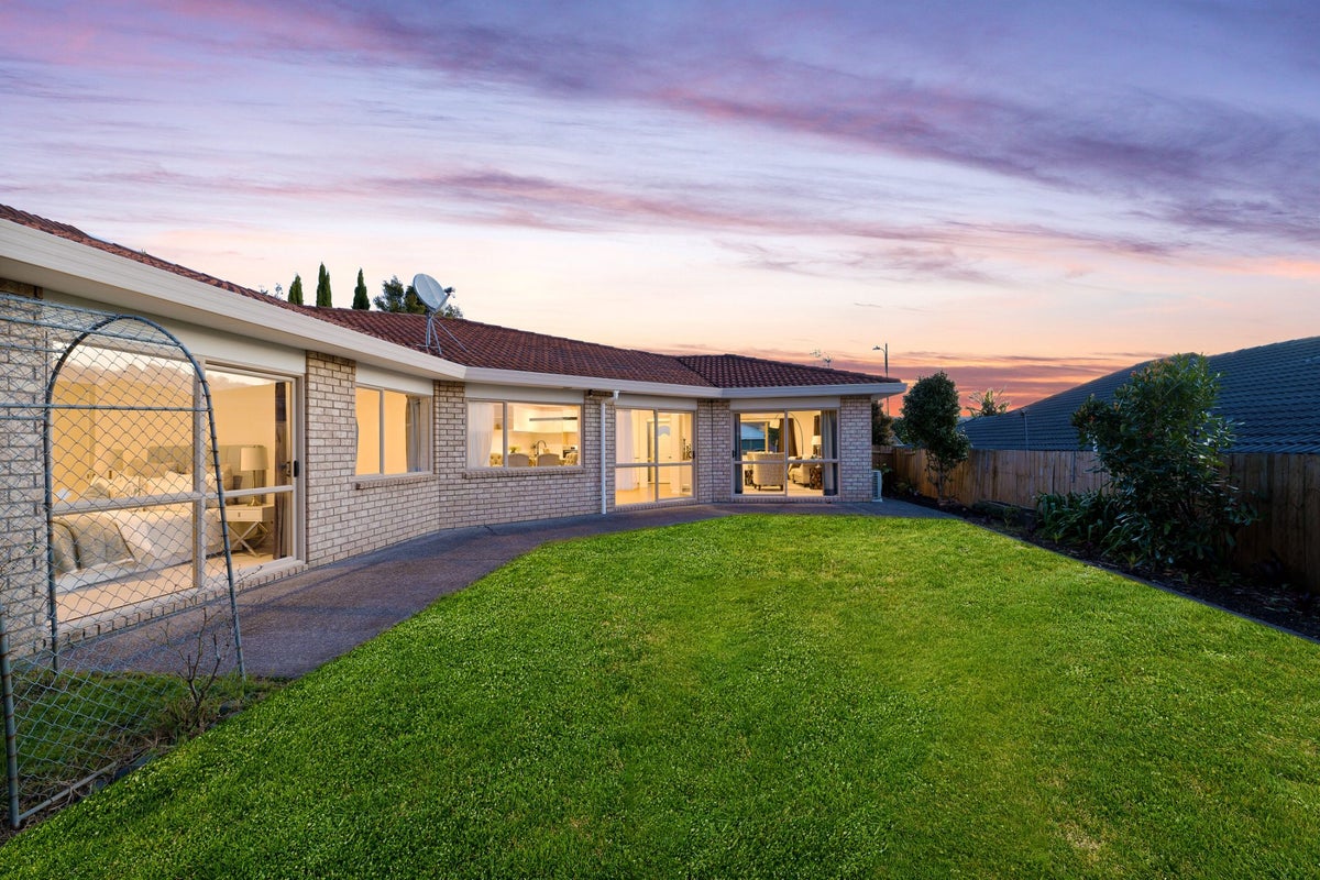 36 Fleetwood Drive, Henderson, Auckland - Carousel 2