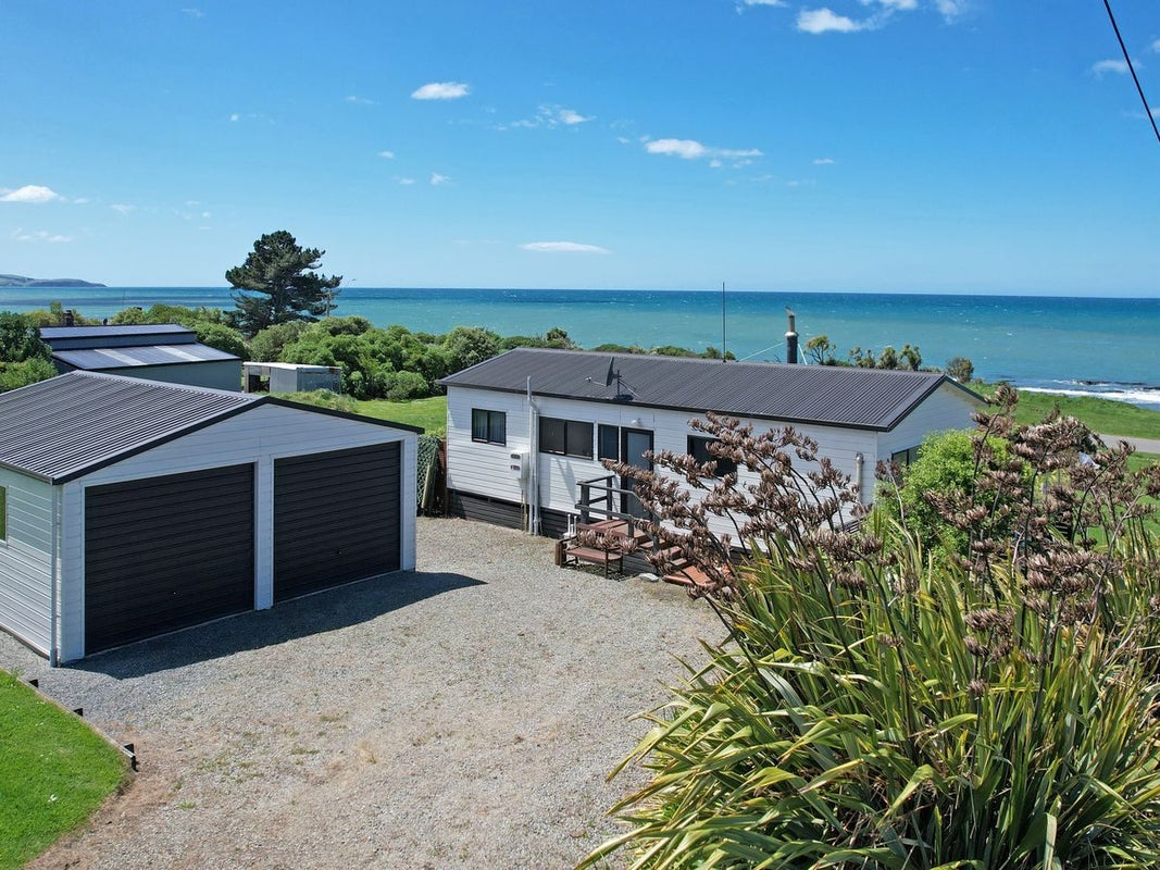 32 Harbour Terrace, Kakanui, Oamaru - Carousel 2