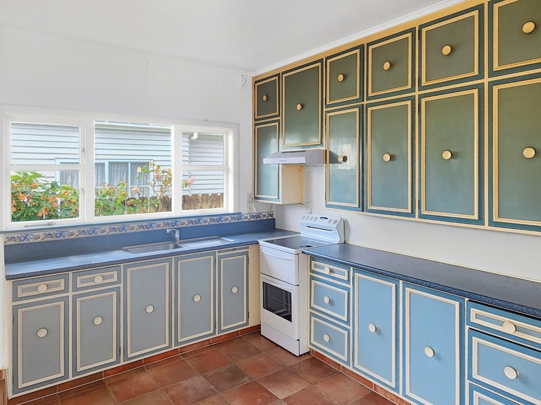 35 Ropata Crescent, Boulcott, Lower Hutt - Carousel 2