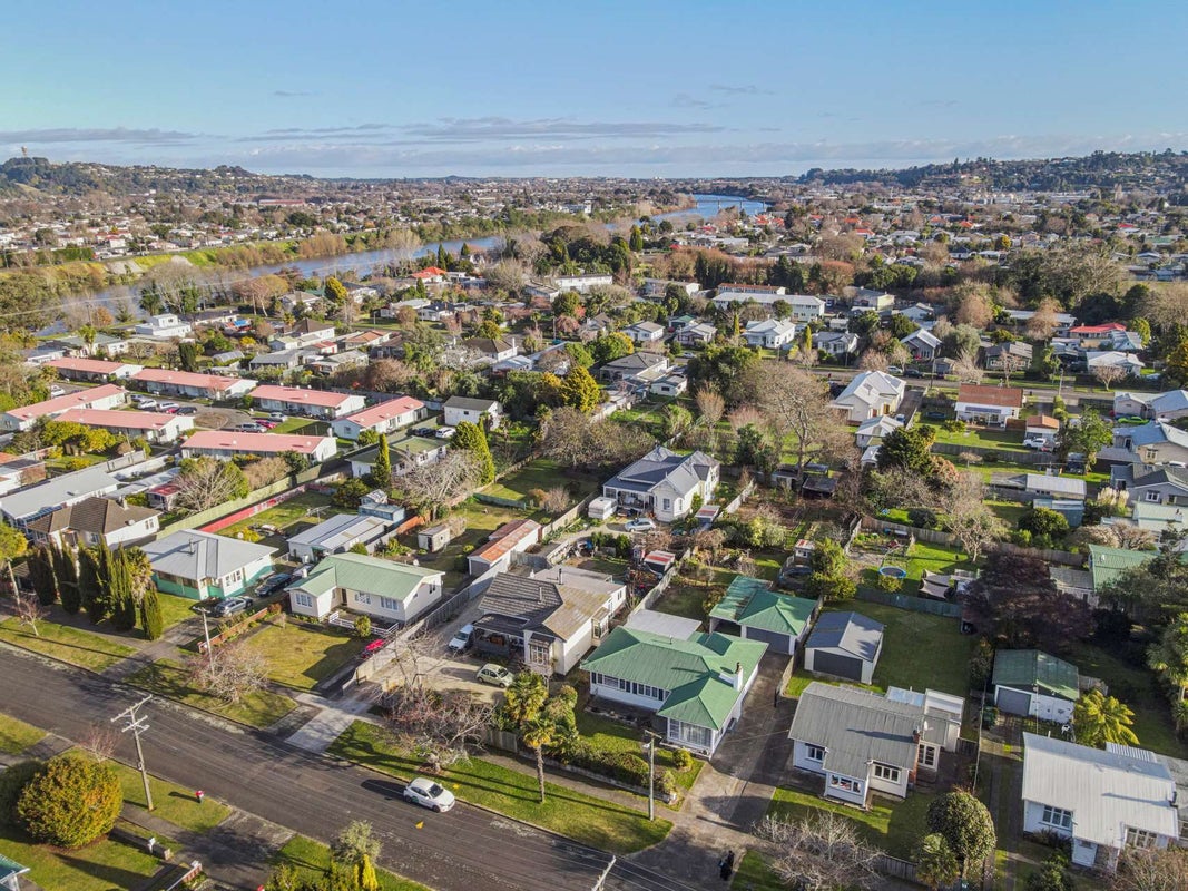 15A Cumbrae Place, Aramoho, Whanganui - Carousel 2