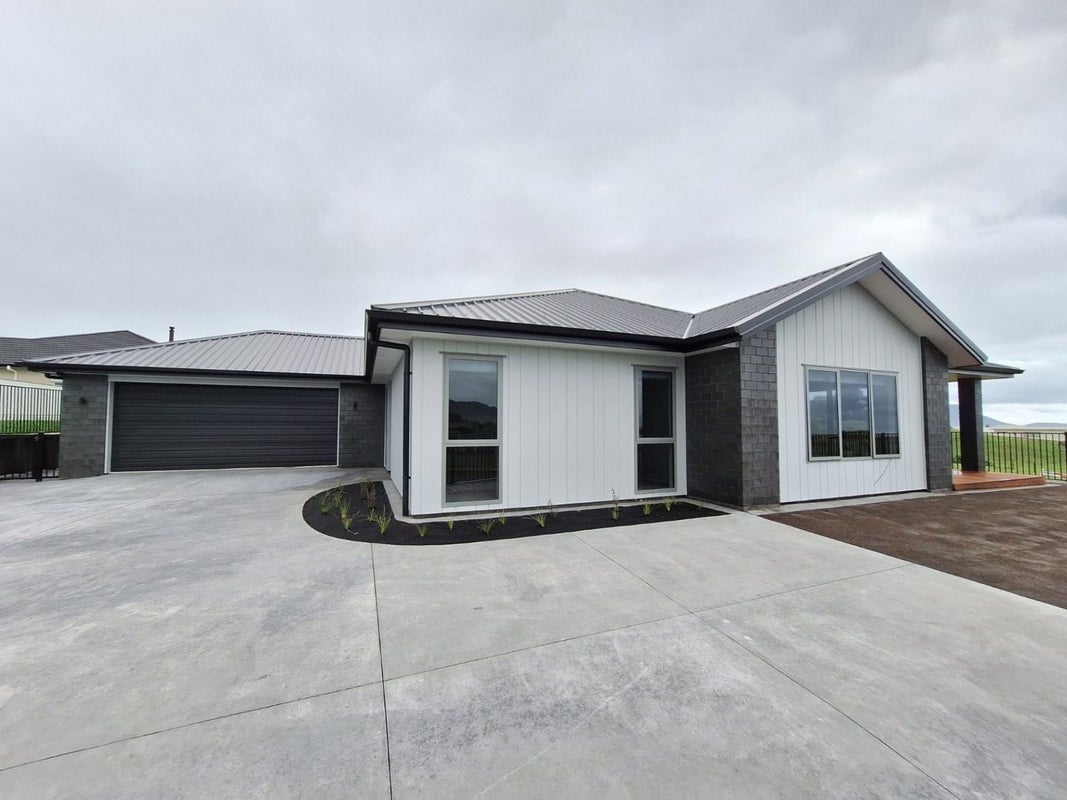 11 Acacia Avenue, Coastlands, Whakatane - Carousel 2