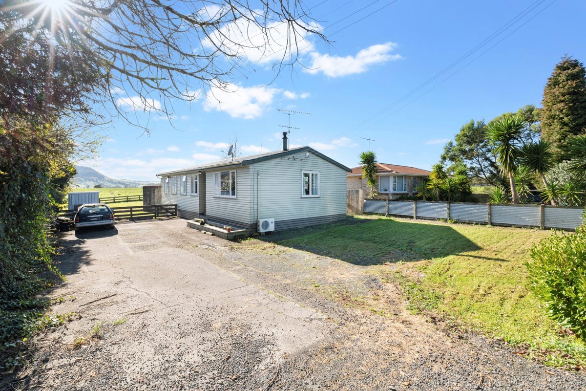 2217 State Highway 2, Pokeno - Carousel 1