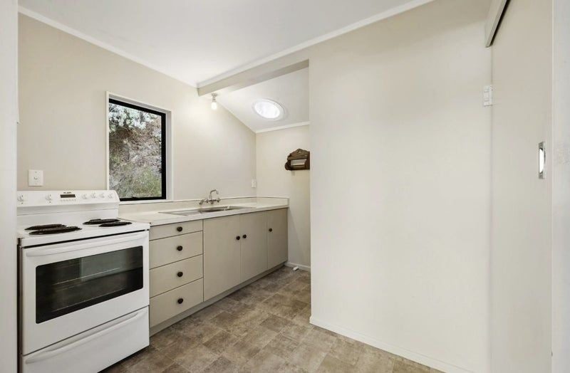 60A Ira Street, Miramar, Wellington - Carousel 2