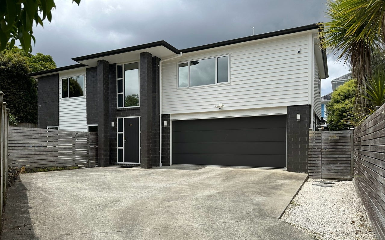 4B Garden Place, Mount Eden, Auckland - Carousel 1