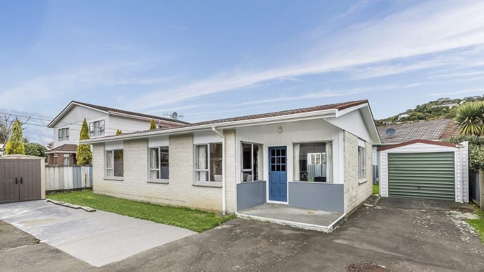 3/7 Fernlea Avenue, Karori, Wellington - Carousel 1